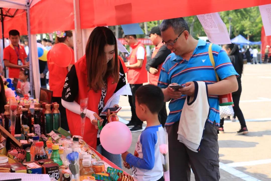 齐鲁晚报讯：山东轻工职业学院开展职教周校园开放日活动